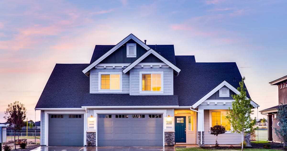 Real estate agent using automation for lead management